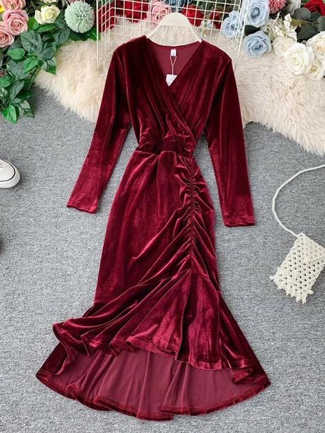 69d658d0b2859e32cd4dc3b970c8496cdesc40076997ri Prom Dress Websites, Split Dresses, African Fashion Modern, Cheap Dresses Online, Fashion Illustration Dresses, Casual Day Outfits, Short Lace Dress, Frocks For Girls, Fashionista Clothes