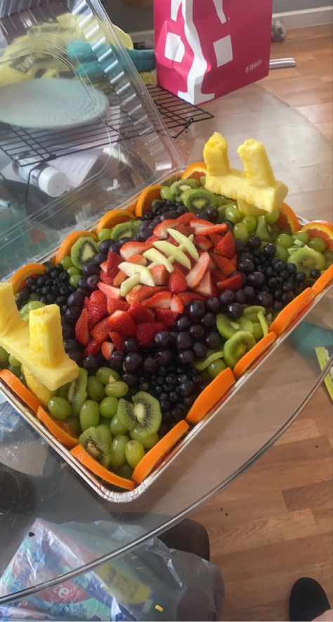 Super Bowl Fruit And Veggie Tray, Super Bowl Party Fruit Tray, Football Theme Fruit Tray, Fruit Football Tray, Football Fruit Pizza, Fruit Platter Football, Super Bowl Fruit Ideas Fun, Fruit Tray For Football Party, Football Fruit Platter