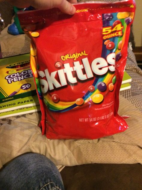 Got a big thing of skittles! Big Bag Of Candy, Skittles Aesthetic, Skittles Flavors, Skittles Bag, Brooklyn Outfit, Freakshakes Recipe, Healthy Sweet Snacks, Birthday Presents For Him, Soul Food Dinner