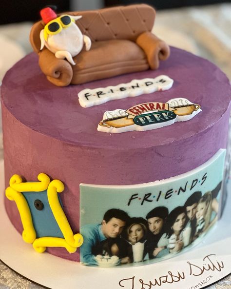 Friends Cake Design, 24th Birthday Party, Friends Cake, Friends Central Perk, 24th Birthday, Friends Series, S Cake, Birthday Party, Cake