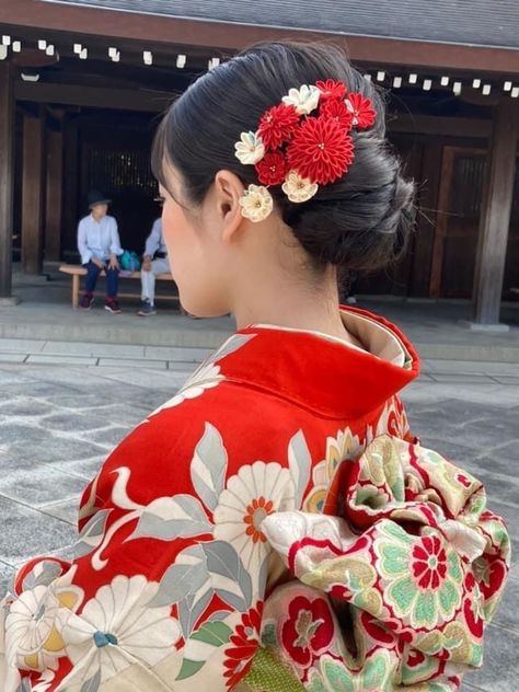 Kimono Hairstyle, Bardot Hair, Coming Of Age Day, Hear Style, Kimono Hair, Japan Outfits, Traditional Asian Dress, Chinese Style Dress, Blue Kimono