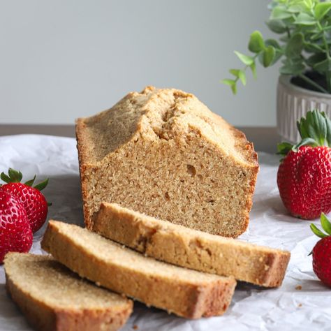 Whether you are serving this Moist Spelt Flour Vanilla Cake Loaf Recipe with morning coffee, cup of tea, or on its own, you won't be disappointed. Spelt Flour Cake, Spelt Cake, Spelt Flour Desserts, Spelt Flour Cake Recipes, Spelt Flour Vanilla Cupcakes, Spelt Flour Banana Bread, Spelt Recipes, Whole Grain Flour, Peach Ice Cream