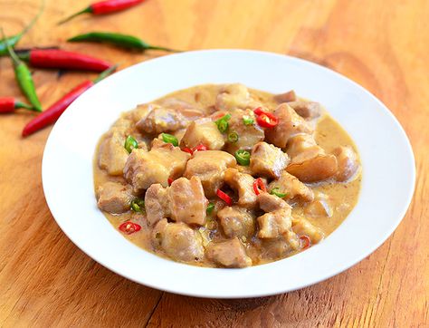 bicol express is a spicy dish made with pork cubes, coconut milk and chili peppers Lechon Sauce, Bicol Express Recipe, Pork Cubes, Bagoong Alamang, Bicol Express, Lutong Pinoy, Kawaling Pinoy, Spicy Dishes, Filipino Dishes