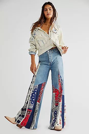 Clothing Rework, Denim Crafts Diy, Womens Flare Jeans, Jeans Free People, Boho Denim, Clothing Diy, Denim Ideas, All Jeans, Painted Jeans