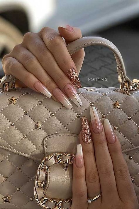 Rose Gold Nails Acrylic, Quince Nails, Rose Gold Nails Design, Posh Nails, Queen Nails, Gold Nail Designs, Simple Acrylic Nails, Rose Gold Nails, Shiny Nails