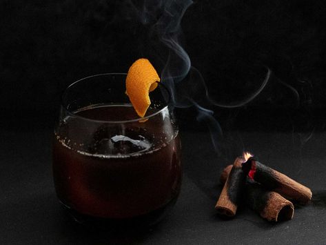 Lapsang souchong tea is the secret sauce in this smoky, booze-free riff on an old-fashioned cocktail—ginger and vanilla create a... Lapsang Souchong Tea, Spicy Cocktail, Drink Syrups, Homemade Liquor, Lapsang Souchong, Gin Lemon, Craft Cocktail, Tea Eggs, Non Alcoholic Cocktails