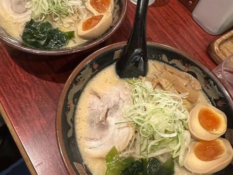 👀🤳 Japan Ramen Restaurant, Japan Aesthetic Food, Tokyo Japan Food, Japan Tokyo Aesthetic, Ramen In Japan, Tokyo Street Food, Ramen Aesthetic, Tokyo Ramen, Tonkatsu Ramen