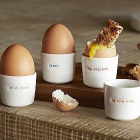 Ceramic Egg Holder, Egg Cups Holders, Ceramic Egg Cups, Chicken Shop, Diy Ceramic, Cups Set, Pottery Classes, Super White, Egg Holder