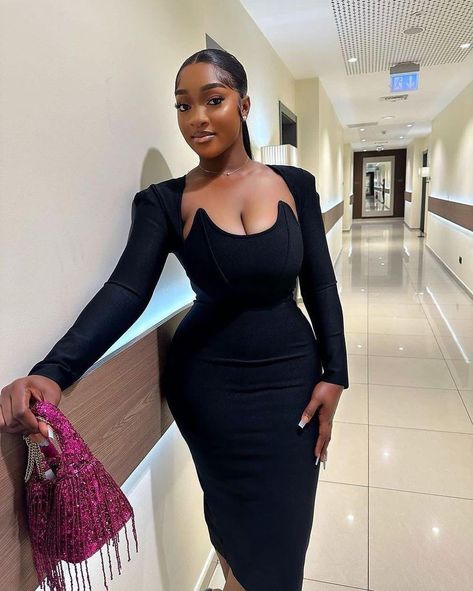 Black corset bandage dress with sleeves Graduation Dress College Plus Size, Black Bodycon Dress Outfit Classy, Convocation Outfit, Graduation Outfits For Women, Black Graduation Dress, Fashion Designer Aesthetics, Body Con Dress Outfit, Dinner Dress Classy, Stylish Work Attire