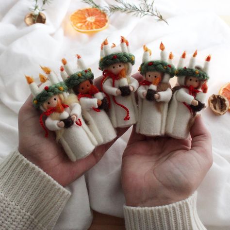 Tessavantiggelen (@tessavantiggelen) • Instagram-Fotos und -Videos Santa Lucia Day, St Lucia Day, Clothespin Dolls, Birthday Ring, Waldorf Inspired, Waldorf Dolls, Christmas Figurines, December 12, Soft Dolls