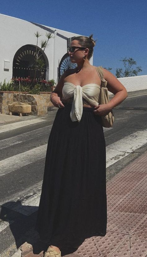 Greece Outfits Plus Size, Casual Clubbing Outfits Plus Size, Club Outfit Plus Size, Curvy Beach Outfits, Beach Aesthetic Plus Size, Curvy Beach Aesthetic, Cruise Outfits Plus Size, Beach Fits Aesthetic Plus Size, Beach Looks Midsize