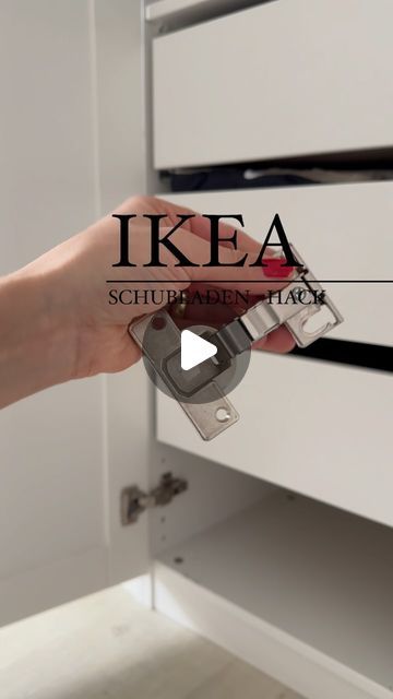 Canan on Instagram: "IKEA PAX SCHUBLADEN - HACK Alte Scharniere weg machen. Die neue Scharniere dran machen. Dann müsst ihr die passenden Löcher vorbohren & die Schraube schrauben. Fertig ✔️ die Schublade kann eingebaut werden 😃 Link von den Scharnieren findet ihr gleich in der Story. #ikeapax #paxschrank #ikeahack #ikeahacks #ikea #ikeahome #organization #getorganized #homeorganization #organize #organizingtips #decluttering" Ikea Pax Organization Ideas, Ikea Pax Organization, Pax Organisation, Pax Ikea Ideas, Pax Ikea Hack, Ikea Organization Ideas, Ikea Organisation, Pax Hack, Pax Ikea