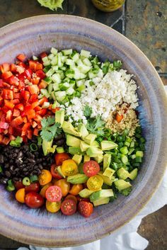 Black Bean Quinoa Salad with Lime Vinaigrette. This hearty salad is filled with healthy veggies and makes a great weekday lunch! Lime Quinoa Salad, Types Of Salads, Black Bean Quinoa Salad, Bean Quinoa Salad, Bean Quinoa, Lime Quinoa, Black Bean Quinoa, Lime Vinaigrette, Hearty Salads