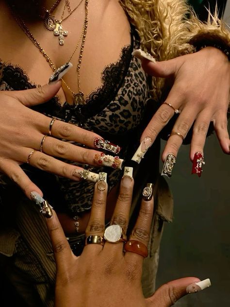 Nails And Rings, Golden Nails, Bling Acrylic Nails, Fire Nails, Funky Nails, Dream Nails, Pretty Acrylic Nails, Dope Nails, Best Acrylic Nails