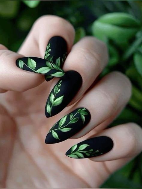 Luna Moth Nails, Kali Tattoos, Witchy Nails, Goth Nails, Fall Nail Art, Fall Nail Designs, Fancy Nails, Fall Nail, Green Nails