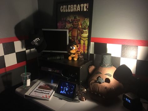 Fnaf Office, Posters On Wall, Birthday Bedroom, Fnaf Crafts, Posters On Wall Bedroom, Fnaf Cosplay, Life Size Statues, Comic Poster, Wall Bedroom