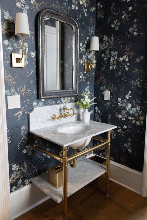 Ventura Design, Kelly Ventura, Powder Room Decor, Chic Wallpaper, Cottage Bathroom, Powder Room Design, Stunning Bathrooms, Downstairs Bathroom, Powder Bath