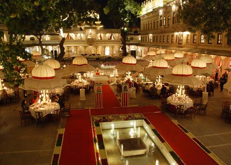 Rajasthani Theme, Rajasthan Wedding, Bollywood Decor, Indian Wedding Deco, Gazebo Design, Sitting Arrangement, Rose Gold Wedding Jewelry, Palace Wedding, Smallest Wedding Venue