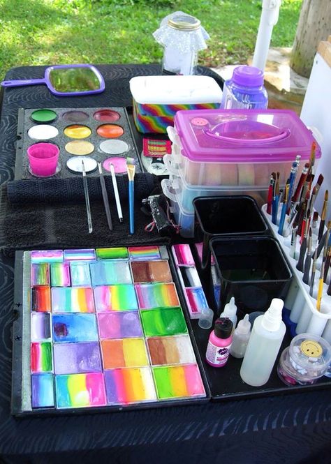 Face painting kit set up Face Painting Stand Ideas, Face Paint Table Set Up, Face Painting Table Set Up, Face Paint Business, Face Painter Set Up, Face Painting Set Up Ideas, Face Painting Set Up, Face Painting Booth Set Up, Face Paint Booth