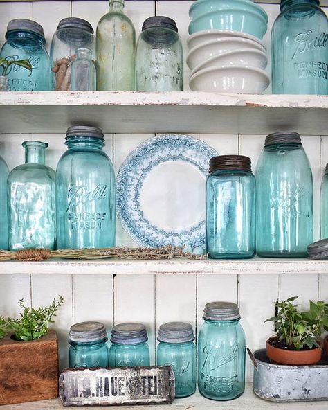 Crushing On: Blue Mason Jars Industrial Decor Kitchen, Mason Jar Kitchen, Jar Display, Ball Jar, Vintage Mason Jars, Blue Mason Jars, Classic Farmhouse, Jar Decor, Kitchen Jars