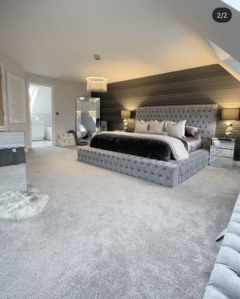 Bedroom Ideas Big Room Modern, Aesthetic Room Ideas Big Room, Grey Crushed Velvet Bedroom, Dream House Decor Bedroom, Medium Size Bedroom Ideas, Room Ideas Rich, Big Aesthetic Bedroom, Big Bedroom Ideas Luxury, Rich Teen Bedroom