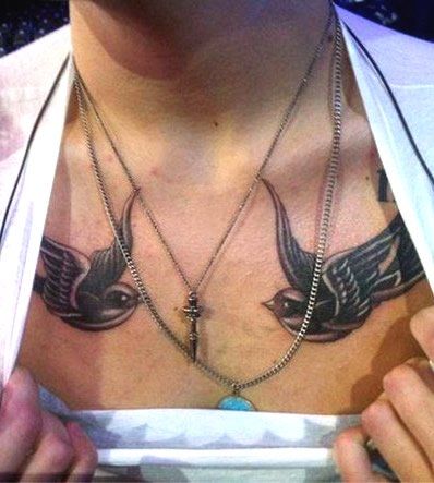 Struggle Tattoo, One Direction Tattoos, Harry Tattoos, Flying Bird Tattoo, Harry Styles Tattoos, Swallow Tattoo, One Direction Harry Styles, Sternum Tattoo, One Direction Harry