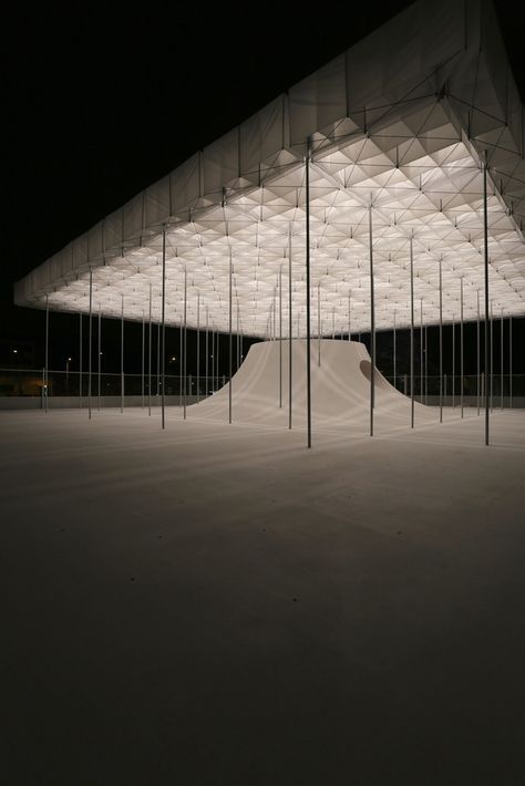 Floating Pavilion, Serpentine Gallery Pavilion, Floating Architecture, Modern Architecture Interior, Pavilion Architecture, Zaha Hadid Architects, Structure Architecture, Modern Architecture House, Chinese Architecture