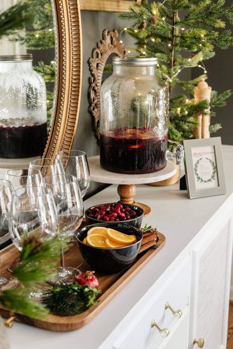 Modern Traditional Christmas, Christmas Sangria Recipes, Sangria Bar, Recipe Printable, Christmas Sangria, Holiday Shoot, Christmas Cocktail Party, Fancy Dishes, Buffet Style