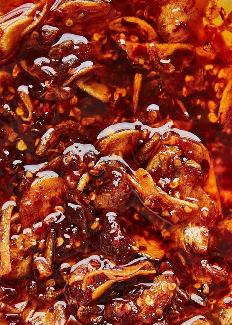 Crispy Chili Oil Recipes, Crispy Chili Oil, Chile Crisp, Recipe For Chili, Chile Oil, Avocado Pizza, Chili Oil Recipe, Chili Crisp, Sliced Avocado