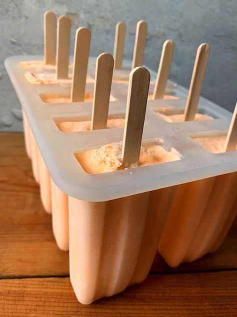 Keto Orange Creamsicles - Resolution Eats Keto Popsicle, Free Keto Meal Plan, Orange Creamsicle, Popsicle Recipes, Keto Dessert Recipes, Recipes For Beginners, Orange Cream, Frozen Desserts, Ice Cream Recipes