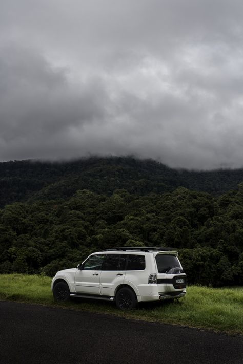 Mitsubishi Pajero Offroad, Pajero Off Road, 2015 Wallpaper, Engineering Resume, Overland Truck, Mitsubishi Pajero Sport, Foggy Mountains, Mitsubishi Evo, Custom Jeep