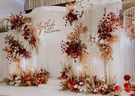 Wedding Decorations Indoor Elegant, Wedding Backdrop Design Indoor, Chinese Wedding Backdrop, Plywood Backdrop, Elegant Wedding Backdrop, Wedding Decorations Indoor, Flower Wedding Backdrop, Wedding Backdrop Ideas, Indoor Wedding Decorations