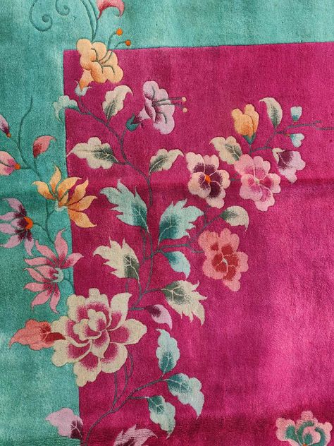 For Sale on 1stDibs - Antique Chinese Art Deco rug with pink color. Measures: 9' 0' x 11' 6'. Chinese Art Deco Rug, Art Deco Textiles, Chinese Textiles, Chinese Deco, Decoupage Jewelry, Art Deco Carpet, Art Deco Motif, Chinese Prints, Chinese Art Deco