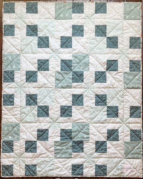 Quilt Top Patterns, Basic Quilt, Hanging Quilts, Quilt Squares, Quilt Tutorial, Shirt Quilt, Quilting Patterns, Quilted Wall Hangings, Quilting Tips