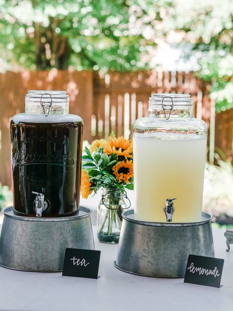 21st Birthday And Graduation Party, Grad Themed Food, Men Graduation Party Ideas, Rustic Theme Graduation Party, Rustic Grad Party Ideas, Grad Party Decorations Outdoor, Things To Do At A Graduation Party, Graduation Party Ideas Rustic, Grad Party 2023