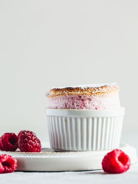 The Easiest Flop Proof Raspberry Soufflé - The Kate Tin Lemon Souffle, Blackberry Sauce, Souffle Recipes, Molten Chocolate, Blackberry Jam, Cookie Cups, Lemon Recipes, Mini Desserts, Trifle