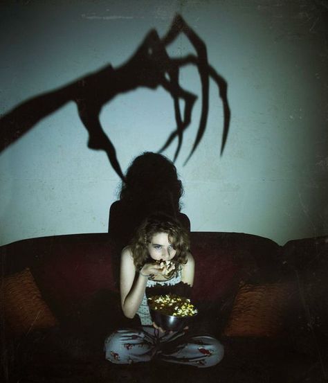 Scary Photography, Horror Photography, Horror Photos, Halloween Photography, Fotografi Digital, Shadow Photography, Shotting Photo, Shadow Pictures, Halloween Photoshoot