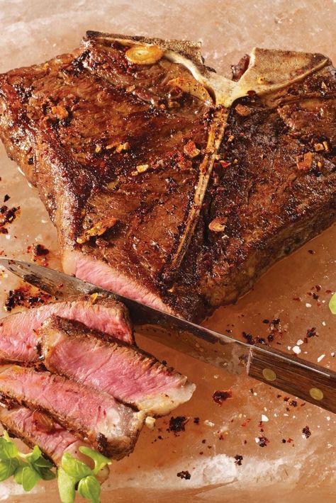 Ancho Chile Rubbed Grilled Porterhouse Steaks - A big steak deserves big flavor! Steak Cooking Chart, Grilled Porterhouse Steak, Microwave Cooking Recipes, Big Steak, The Perfect Steak, Omaha Steaks, Beef Meals, Porterhouse Steak, Cooking The Perfect Steak