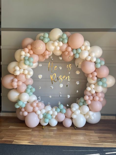 Easter balloon arch Balloon Arch Inspiration, Easter Balloon Garland Ideas, Easter Balloon Decor Church, Easter Arch Backdrop, Round Balloon Arch With Flowers, Circle Arch Backdrop Balloons, Easter Ballons Arch, Easter Balloon Arch Church, Circle Balloon Arch Ideas