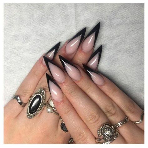 Black Acrylic Nail Designs Stilettos, Halloween Black Tip Nails, Witch Nails Acrylic Long, Goth Acrylic Nails Simple, Cute Nail Designs Stilettos, Black Stilleto French Tip Nails, Goth Nails French Tip, Black Sharp Nails Design, Black French Tip Stilleto