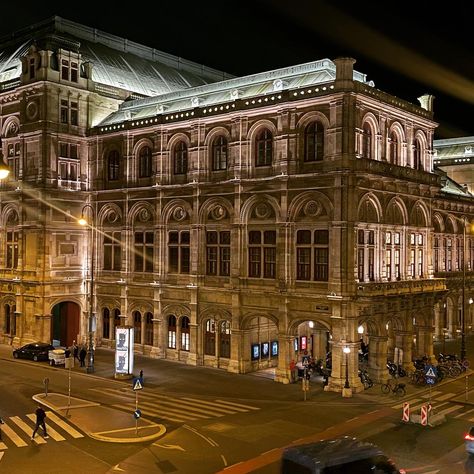 Opera House Vienna, Vienna At Night, Vienna Opera House, House At Night, Vienna Waits For You, Ethereal Photography, House View, City Life Photography, Ball Aesthetic