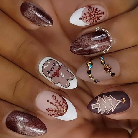 15+ Christmas Nail Ideas You Must See! 61 Christmas Nails 2019, Nail Art Noel, Xmas Nail Art, Snowflake Nail Art, Festive Nail Art, Holiday Nail Designs, Cute Christmas Nails, Christmas Nail Art Designs, Holiday Nail Art