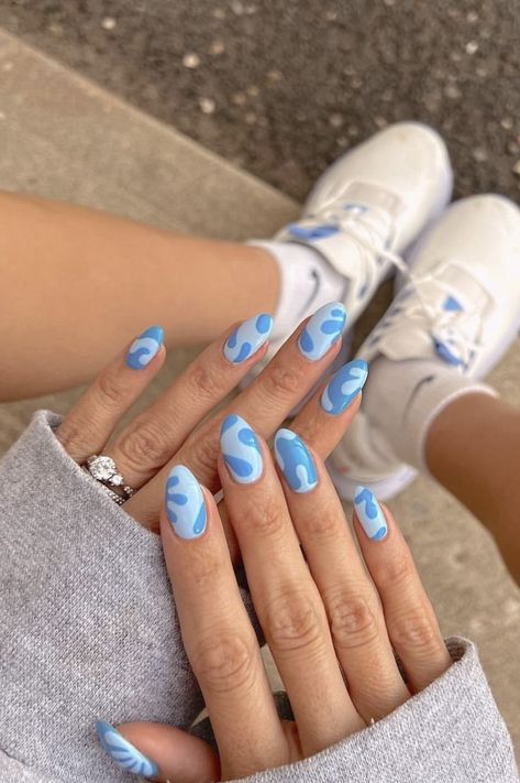 Wave Nails, Blue Gel Nails, Light Blue Nails, Simple Gel Nails, Summery Nails, Cute Gel Nails, Short Acrylic Nails Designs, Cute Nail Art, Wave Design