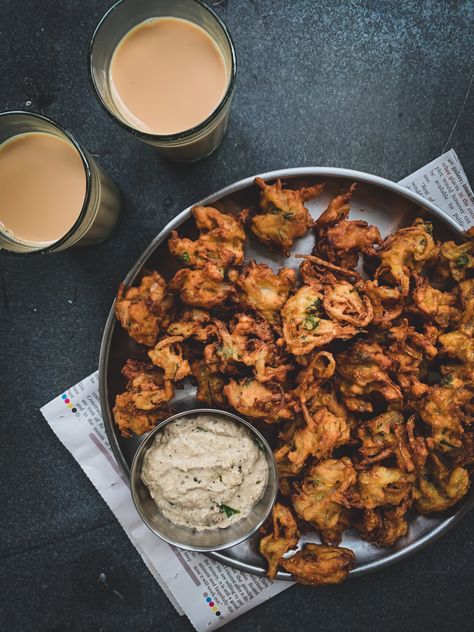 The season of garam chai and onion pakoda is back 🔥❤️ Chai Pakoda, Onion Pakoda, Anime Dragon Ball Super, Hummus, Dragon Ball, Photo Gallery, Dates, India, Ethnic Recipes