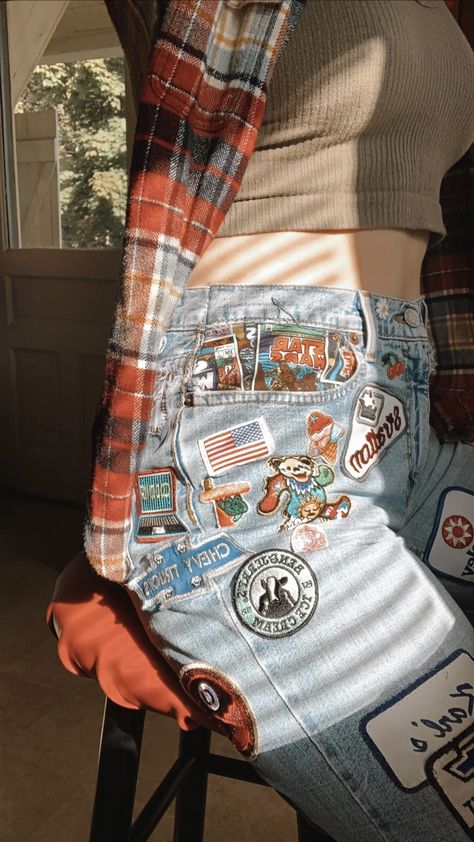 Patchy Jeans Outfit, Patches On Pants Ideas, Patch Jean Shorts, Jeans With Iron On Patches, Baggy Jeans With Patches, Iron Patches On Jeans, Iron On Patches Jeans, Denim With Patches, Where To Put Patches