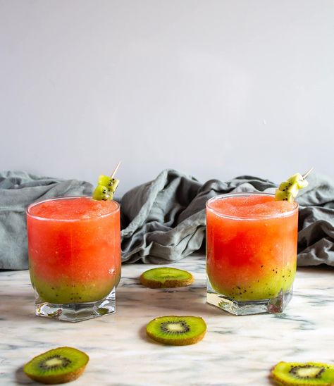 A Simple Way to Make the Best Watermelon Kiwi Mocktail - Hill City Bride Kiwi Mocktail, Kiwi Drink, Popsicle Cocktail, Shower Recipes, Best Watermelon, Wedding Shower Food, Watermelon Popsicles, Pretty Alcoholic Drinks, Watermelon Drink