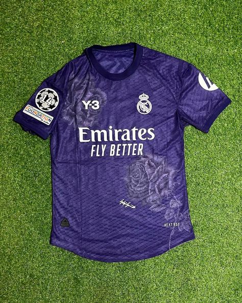 Camisa do Real Madrid edição special 💜 #realmadrid #bellingham #fyp #camisastailandesas #camisasdetimes #explore #prontaentrega #entregainstagram #winstore Bellingham Jersey, Camisa Do Real Madrid, Real Madrid Jersey, Football Equipment, Jersey Design, Football Jersey, Football Jerseys, Cristiano Ronaldo, Real Madrid