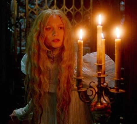 Mia Wasikowska, Crimson Peak, Season Of The Witch, Human Poses Reference, Film Stills, Photo Reference, Movie Scenes, Spooky Season, Dark Fantasy