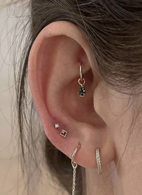 Ušný Piercing, Minimalist Ear Piercings, Constellation Piercings, Cool Ear Piercings, Pretty Ear Piercings, Cute Ear Piercings, Ear Style, Cute Piercings, Body Jewelry Piercing