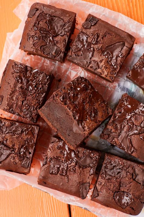 Fudgy 100 Hour Brownies Recipe - Gemma’s Bigger Bolder Baking 100 Hour Brownies Recipe, 100 Hour Brownies, Microwave Brownie, Egg Substitute In Baking, Almond Flour Brownies, Brownie Trifle, Jelly Cookies, Bigger Bolder Baking, Square Recipes